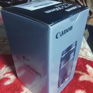 Canon EF 75-300mm f/4-5.6 III Telephoto Zoom Lens